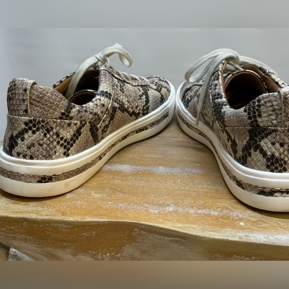 Unstructured by Clarks Lace Up Low Top Snakeskin Low Top Sneaker-WMNS Sz 6 - Picture 6 of 8